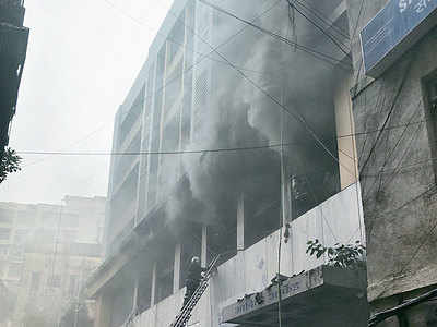 1 dead as fire engulfs SoBo commercial bldg