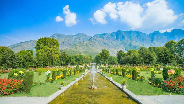 MUGHAL GARDENS SRINAGAR JAMMU & KASHMIR 