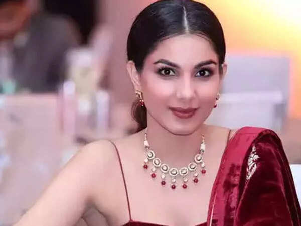 Monica Gill Photos