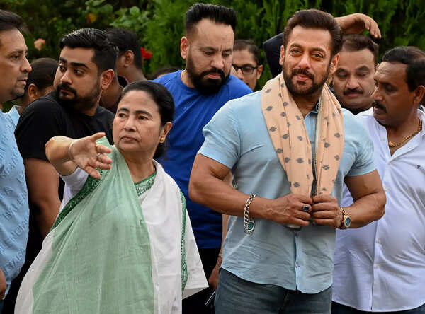 Kolkata: West Bengal Chief Minister Mamata Banerjee with Bollywood actor Salman ...