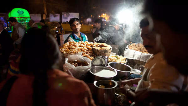 New changes in Delhi Food Truck Policy, food trucks to open till 2 am