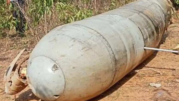 Mig-29 additional fuel tank gets dislodged from aircraft during routine ...