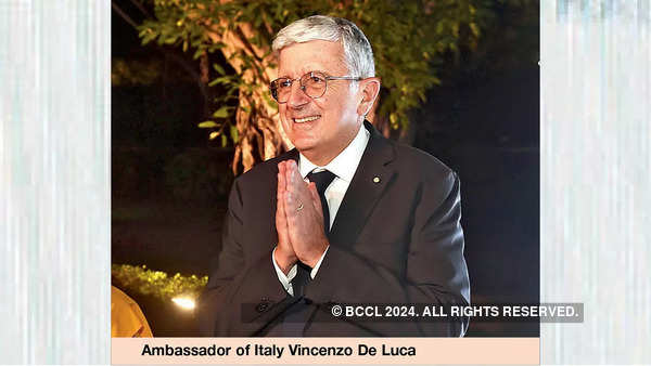 Incontra l'ospite, l'Ambasciatore Vincenzo De Luca