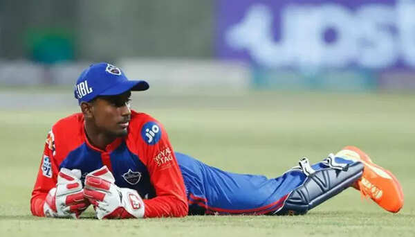 Rishabh Pant pep talk encouraged Delhi Capitals wicketkeeper Abishek Porel  | Cricket News - Times of India