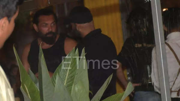 Sunny Deol shows his mehendi design with religious symbols at son Karan ...