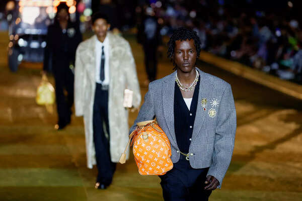 Louis Vuitton Spring-Summer 2023 Men's show pays a last tribute to