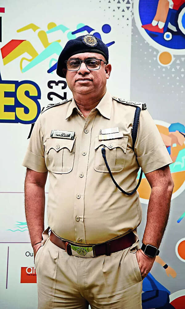 P4_SS_Alok Sanyal, Assistant commissioner of police traffic Kolkata police