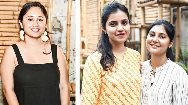 (L) Anika Ghai (R) Apoorva Singh and Stuti Mishra