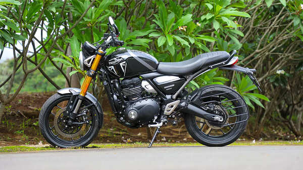 Triumph Speed 400 static side