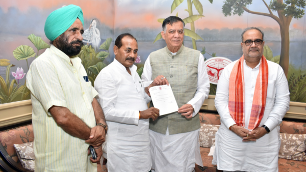 Dara Singh Chauhan joined BJP on Monday
