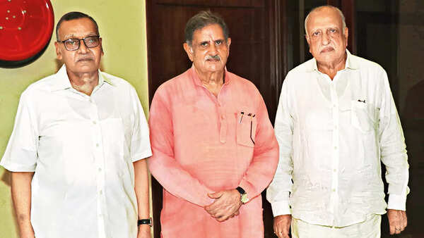 (L-R) Manmohan Gupta, Ashok Kapoor and Rama Raman