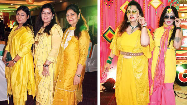 (L) Abhilasha,Jaya and Roma (R) Anamika and Shweta