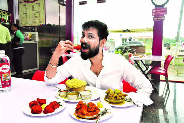 praveen max1