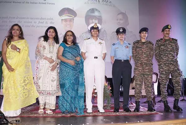 Dare to dream: Women in uniform urge youngsters - Times of India