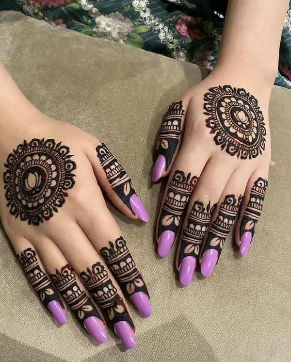 What is a simple Mehndi design for the front hand? - Quora