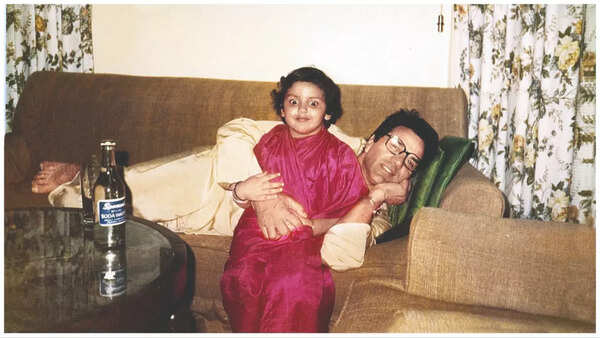 Esha with her father Dharmendra Esha with her father Dharmendra