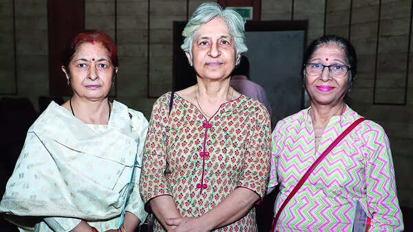 L-R) Rashmi, Beenu and Smita