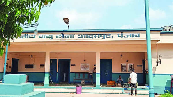 The 11 PAC Battalion station in Sitapur has been turned into the Indian Air Force Base, Adampur, Punjab, for the film