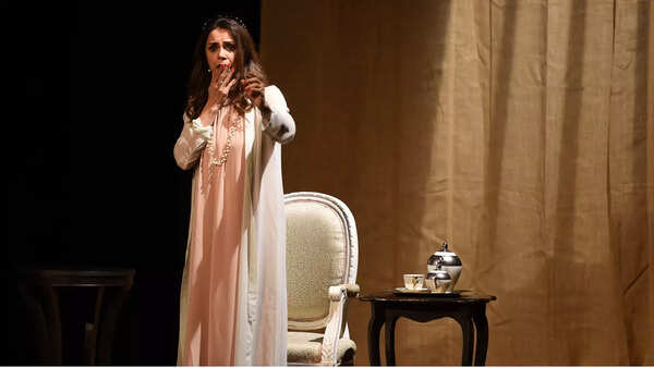 Lillette Dubey performed Vodka and No Tonic in Delhi which is based on stories from “Lockdown Liaisons” by Shobhaa De