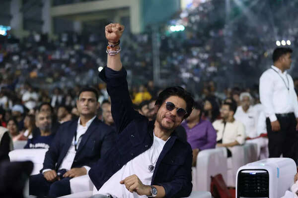 Jawan: Shah Rukh Khan Expresses Love and Gratitude to Fan Clubs