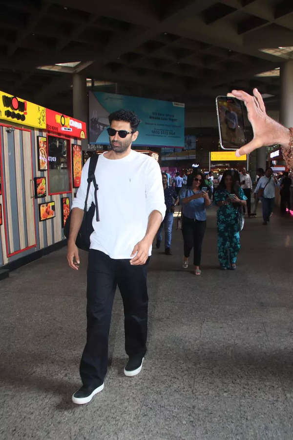 Rumores de que los tortolitos Ananya Panday y Aditya Roy Kapur regresan a Mumbai después de unas vacaciones en Goa – ver fotos |  noticias de cine indio