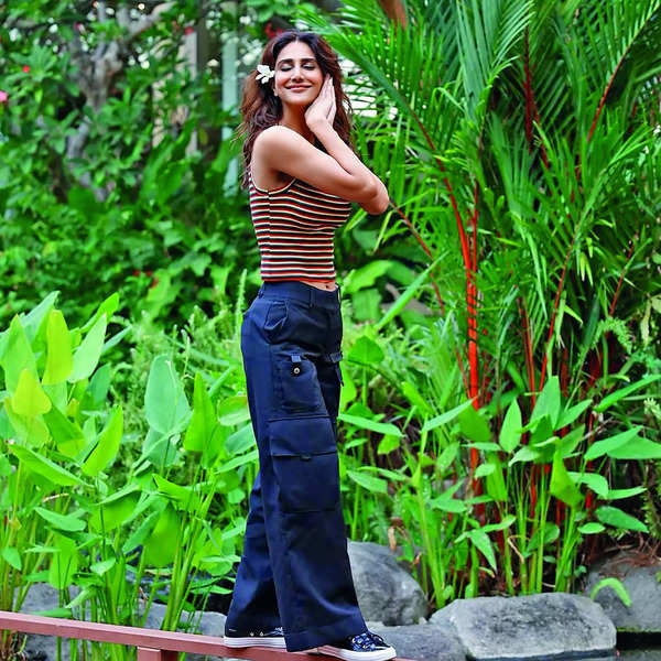 How To Style Cargo Pants For Women: 10 Stunning Ways