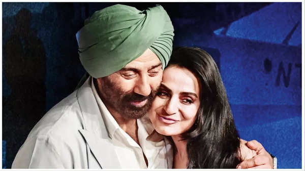 Ameesha with her ‘Gadar 2’ co-star Sunny Deol