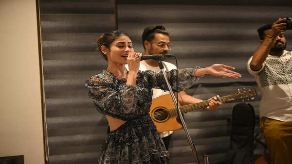 Mouni Roy