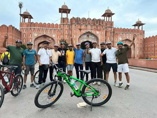 City enthusiasts exploring Pink City on Sunday morning