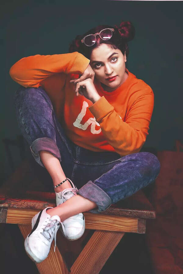 Film offers poured in after I had quit films and taken up law Sukrutha Wagle Kannada Movie