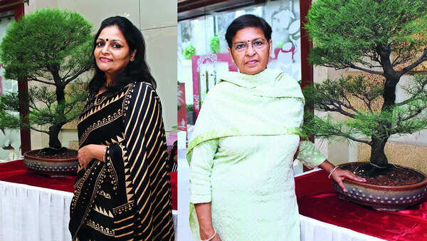 (L) Vidhi Bhargav (R) Neeta Singh