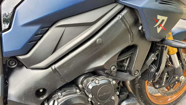 Suzuki Katana side panel