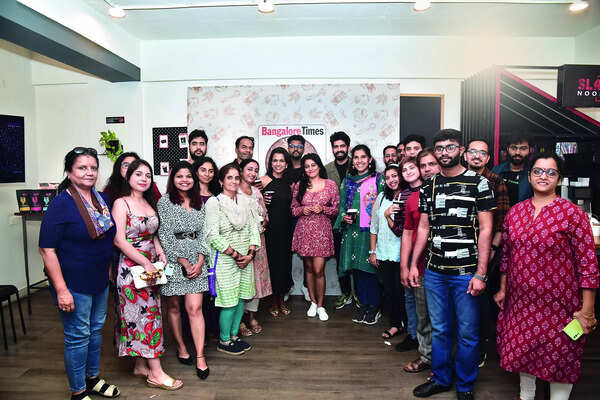 Participants at the coffee event with Nidhi Subbaiah and Prabhu Mundkur