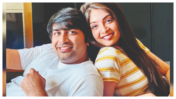 Puja Joshi with her Vaat Vaat Ma co-star Malhar Thakar