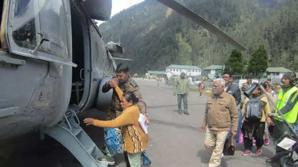 Teesta flash flood: Aerial rescue of tourists begins in cut-off areas ...