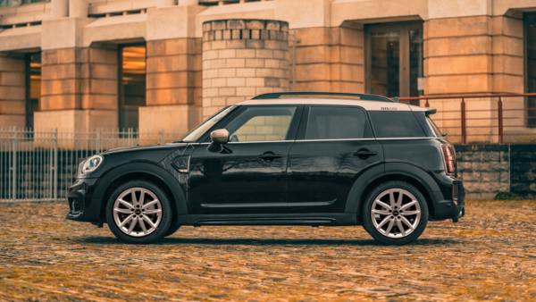 V.A.D - How to make the ultimate Mini R60 Countryman, that's easy, bring it  to VAD. The transformation of this Chassis is mind blowing, this is the  first of its kind and