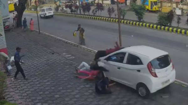 Mangalore Accident News: Man drives car recklessly on footpath, kills 1; 4  injured in Mangaluru | Mangaluru News - Times of India