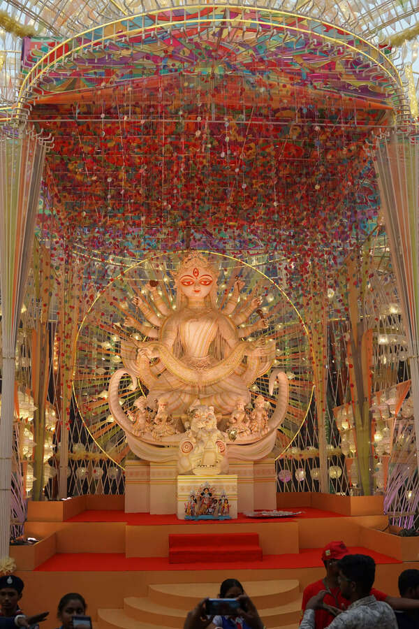 Best idol- Tridhara Akal Bodhan