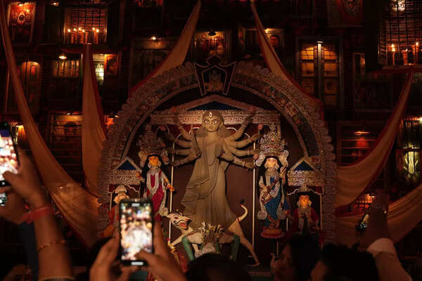 Best curator- Kashi bose lane.