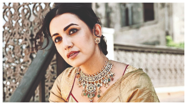 Esha Kansara