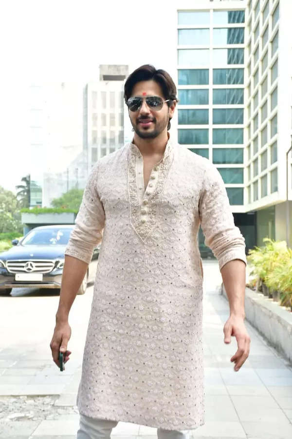 Sidharth malhotra kurta online pajama