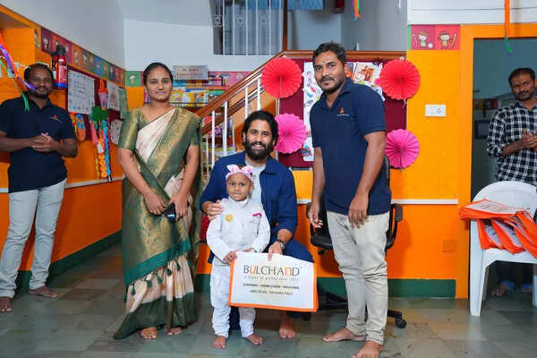 naga chaitanya with cancer fighting kids