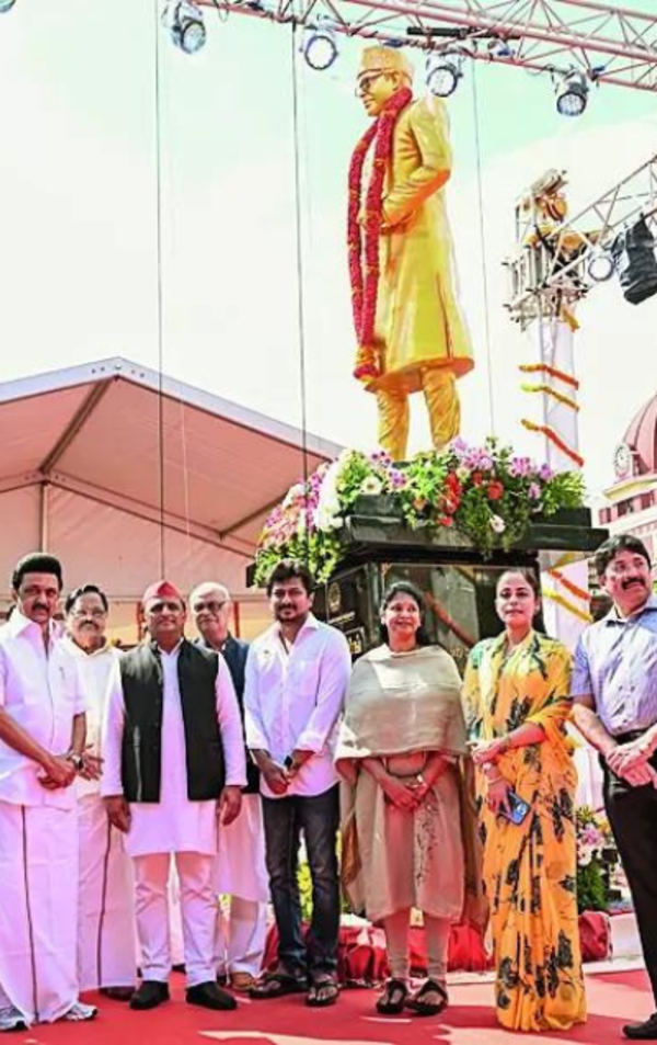 MK Stalin & Akhilesh Yadav honour VP Singh