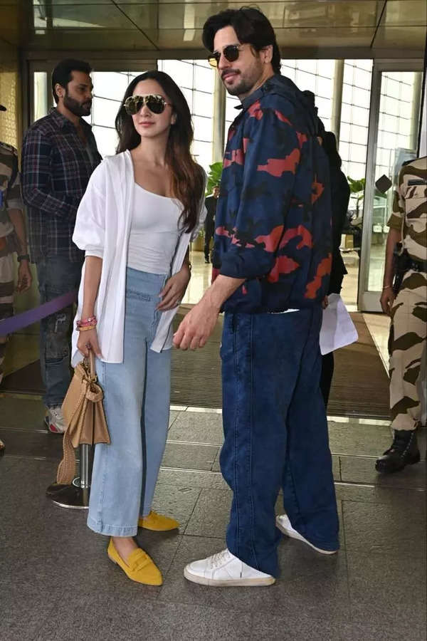 Pics: Kiara Advani And Sidharth Malhotra Spotted Walking Hand-in-hand 