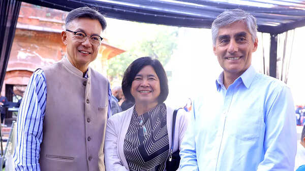 chang-jae-bok-ambassador-of-south-korea-&-pattarat-hongtong-ambassador-of-thailand