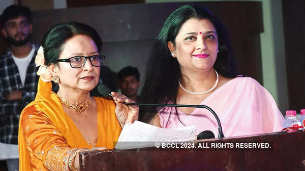 Neeru Vasishta (L) and Sheetal Singh