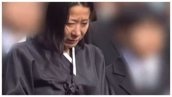 lee sun kyun funeral photos (3)