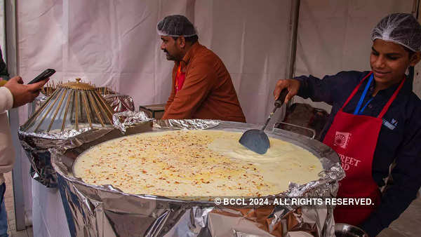 A vendor was seen bringing the dry fruit-laden kesariya doodh to a boil