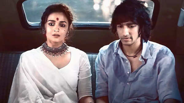 Shantanu and Alia Bhatt in a still from Gangubai Kathiawadi