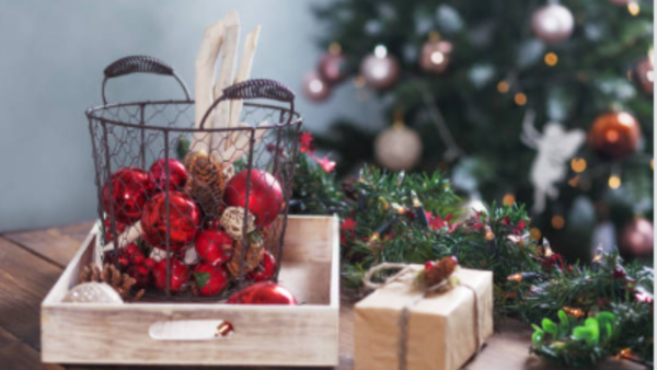 Throw a Christmas party in the comfort of your home - Times of India